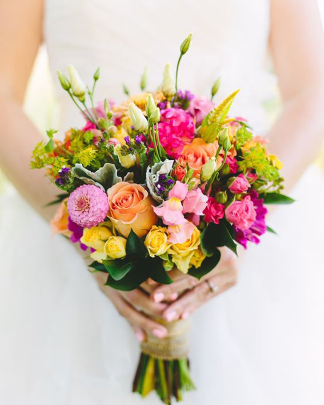 gorgeous summer wedding bouquets bright mary costa photography