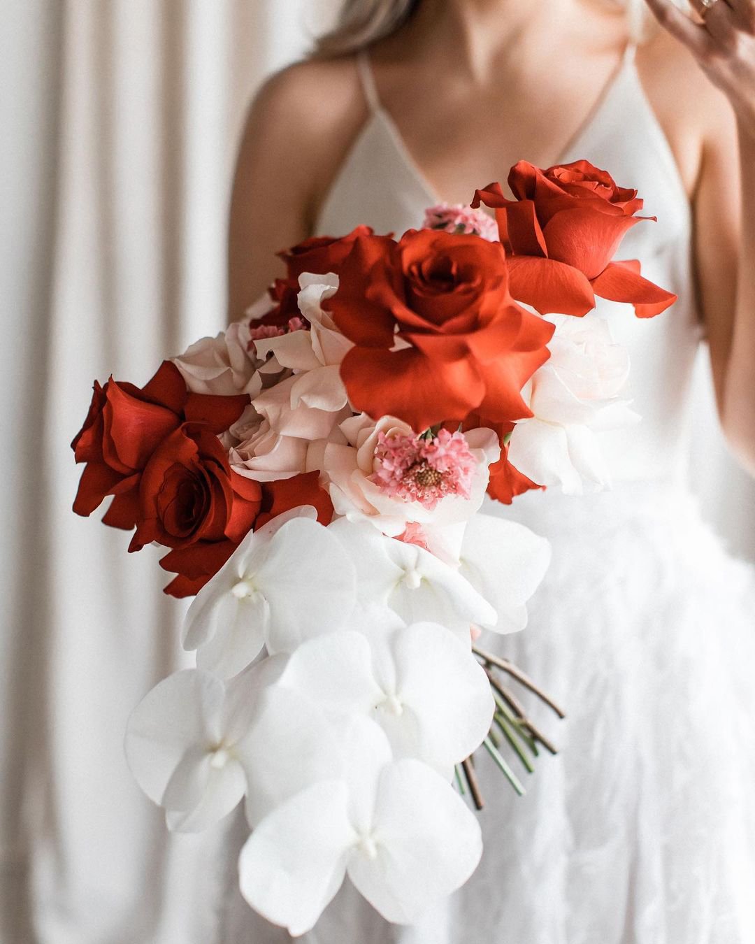 gorgeous summer wedding bouquets red flower florashop