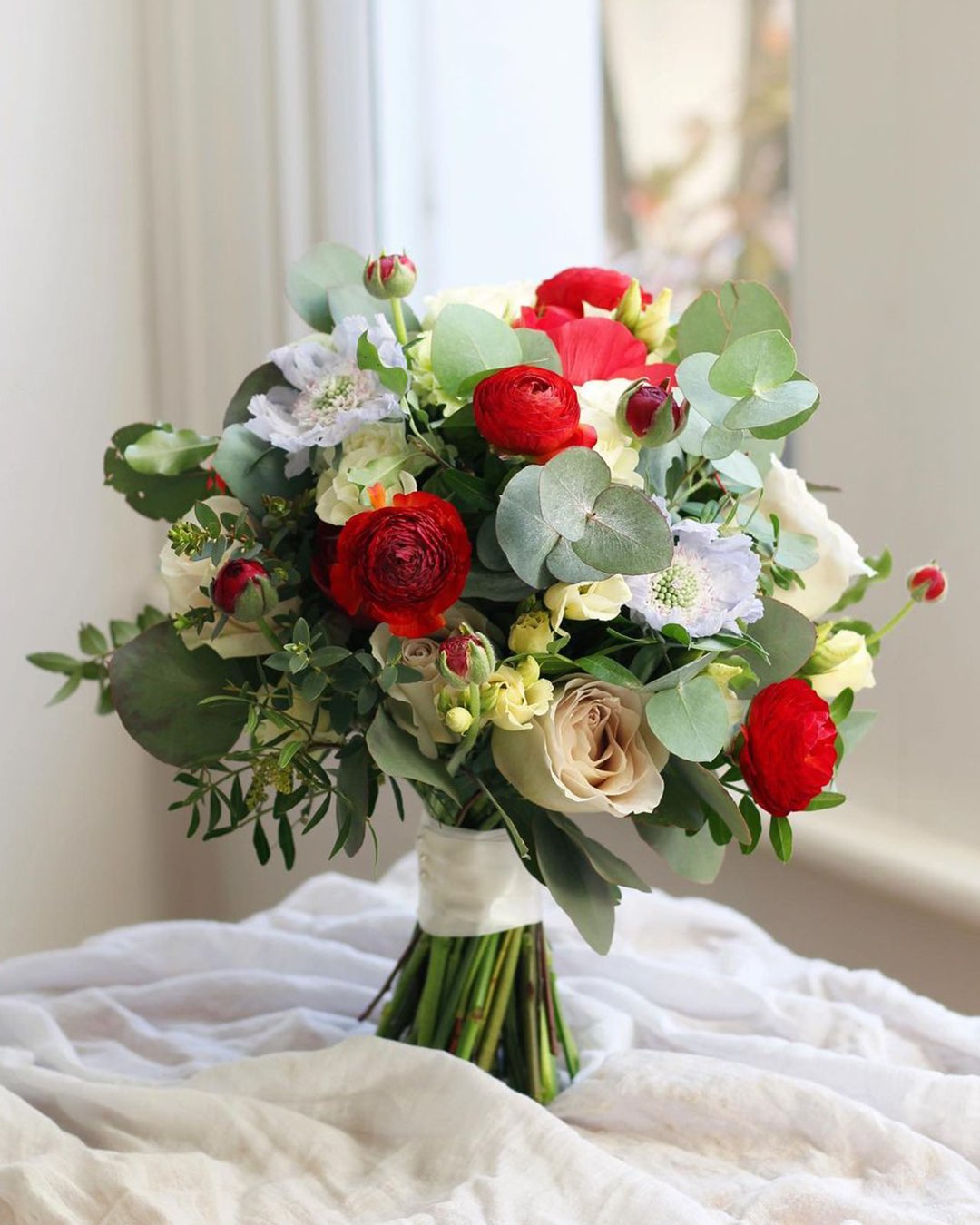 gorgeous summer wedding bouquets red roses with greens flowersbyeve