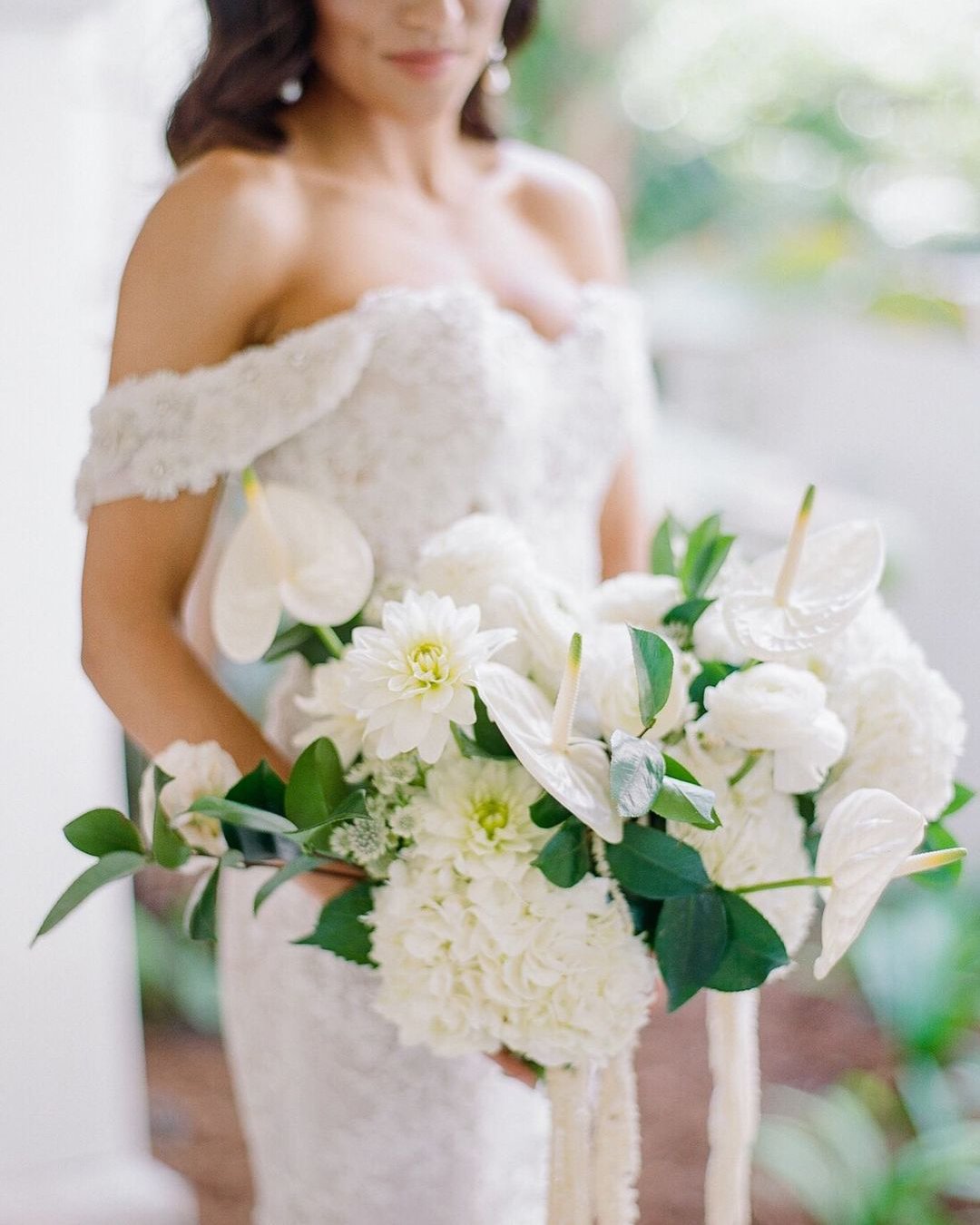 gorgeous summer wedding bouquets white with greens rebecca yale