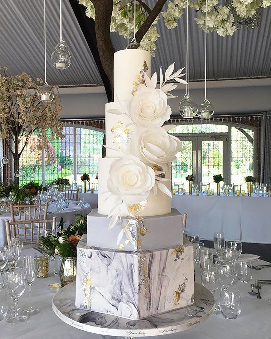 marble wedding cakes gentle whiteflowers bloomsbury cakes
