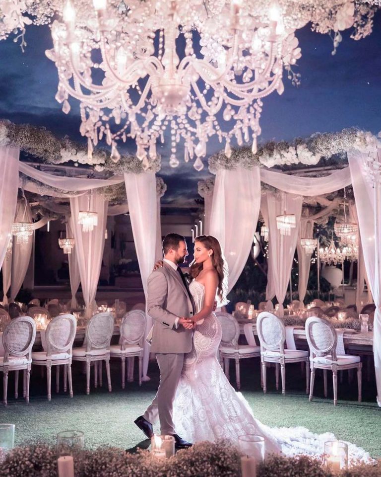 Top 20 Popular And Newest Slow Dance Songs For Your Wedding