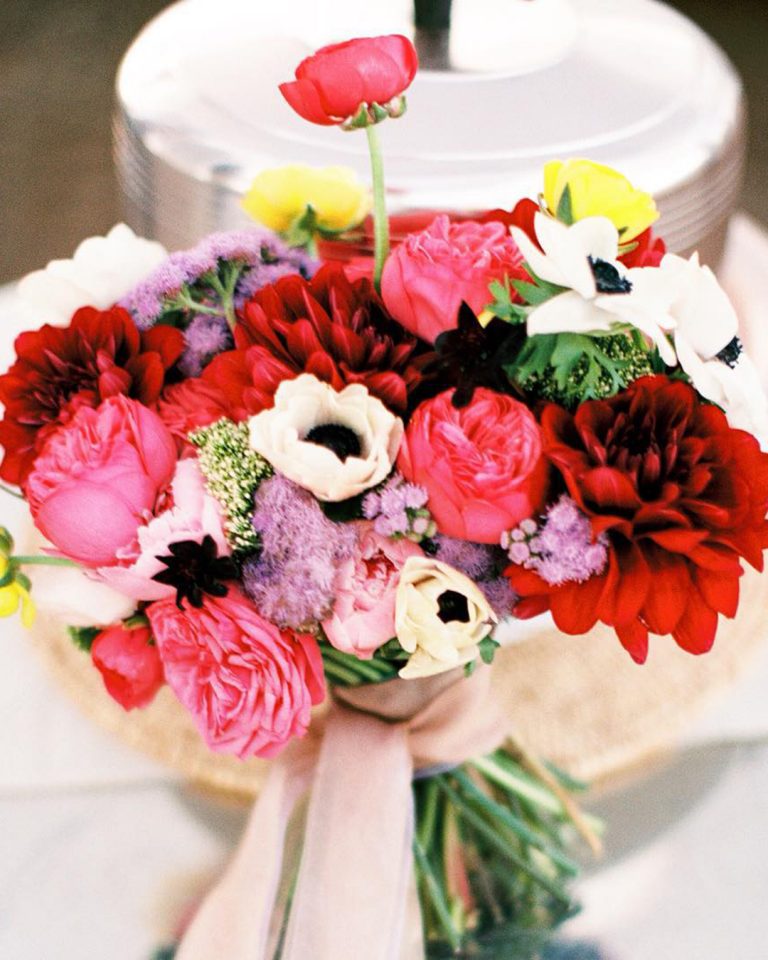 42 Prettiest Small Wedding Bouquets to Have and to Hold