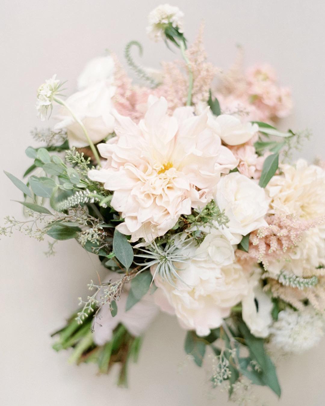 42 Prettiest Small Wedding Bouquets to Have and to Hold