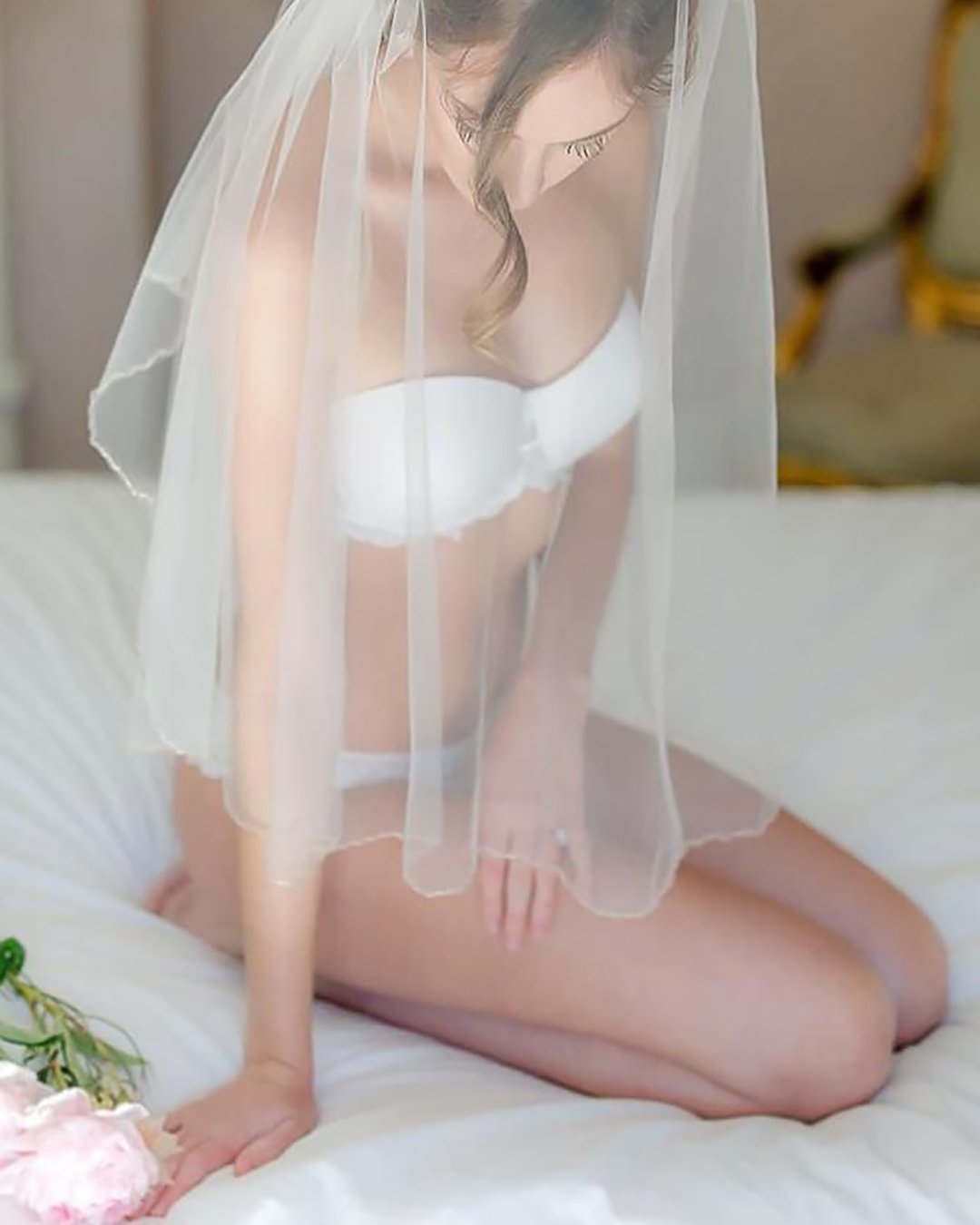 Here Cums The Brides