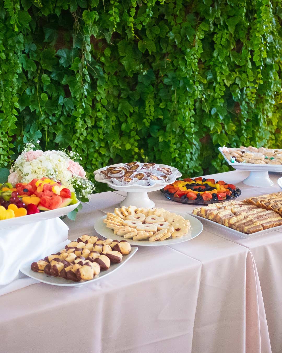 wedding summer food ideas buffet table sweets