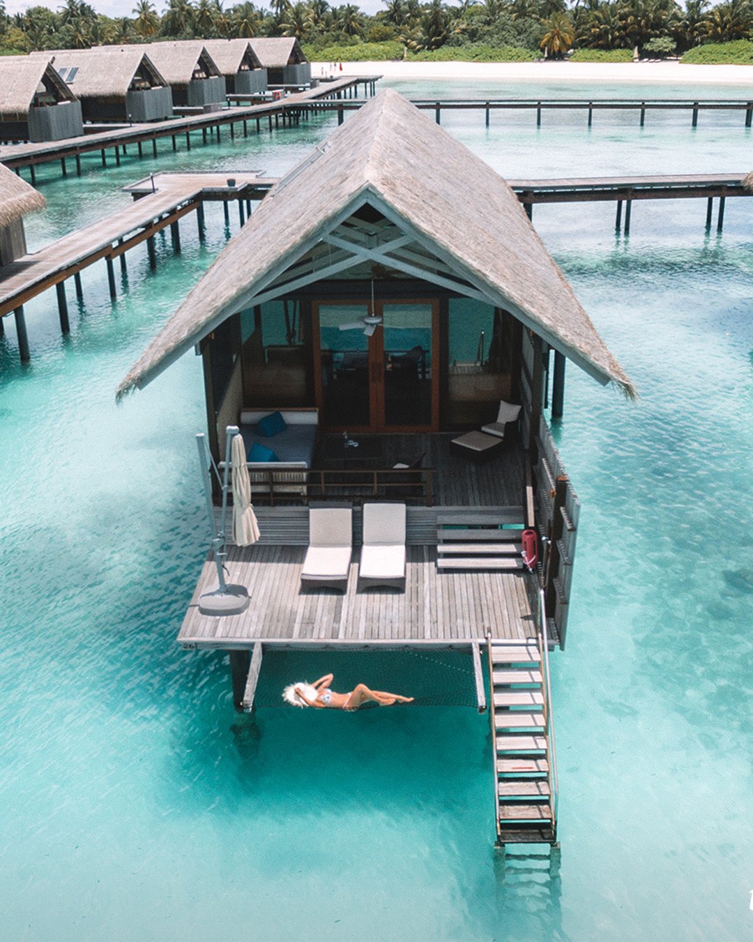 best honeymoon resorts shangri las villingili maldives clean wather and boungaloo thisislandlife