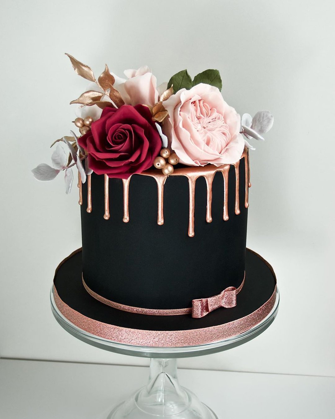black wedding cake small cake drip gold thewhimsicalcakery