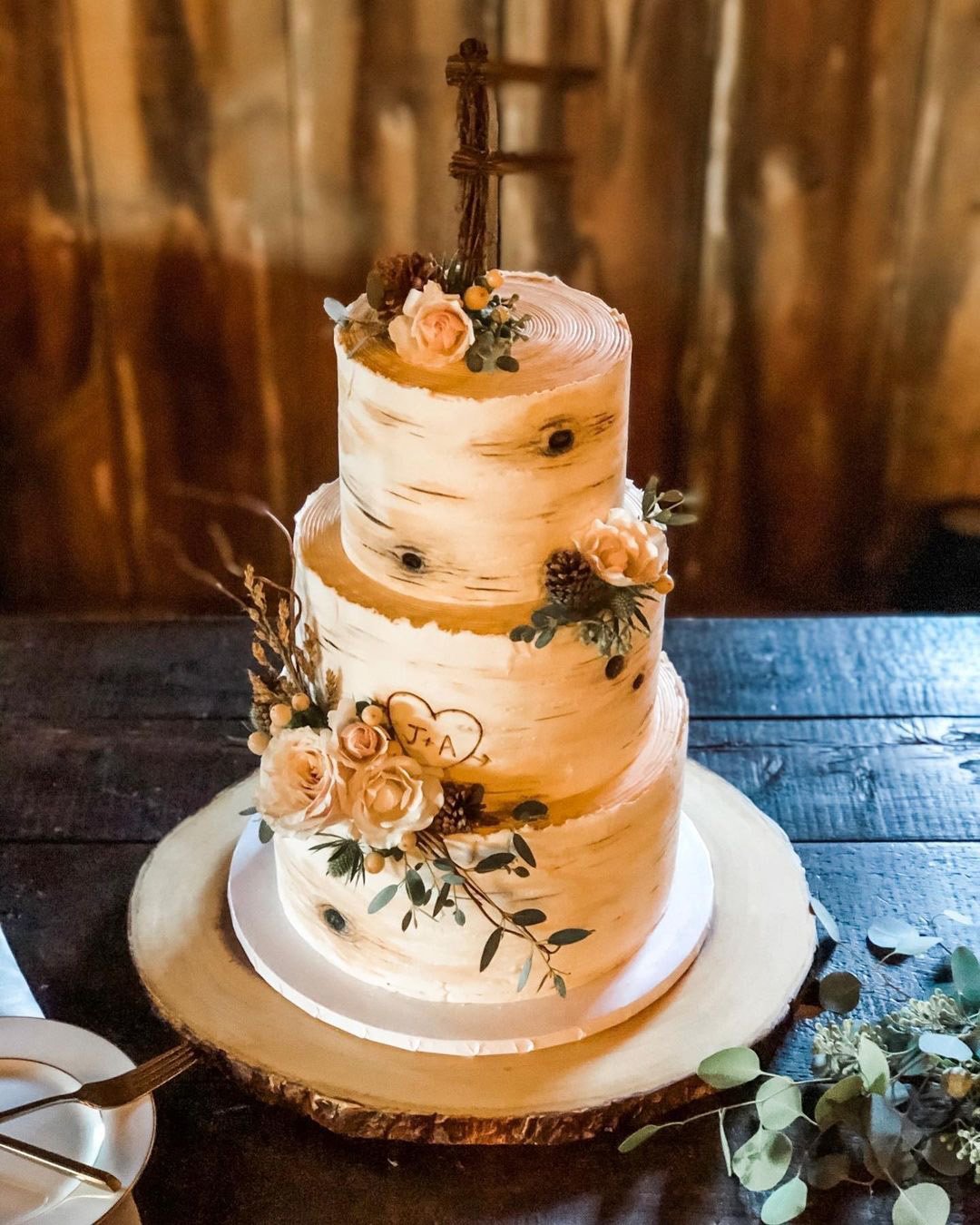 fall wedding cakes rustic white with flowers k_sweetdesigns