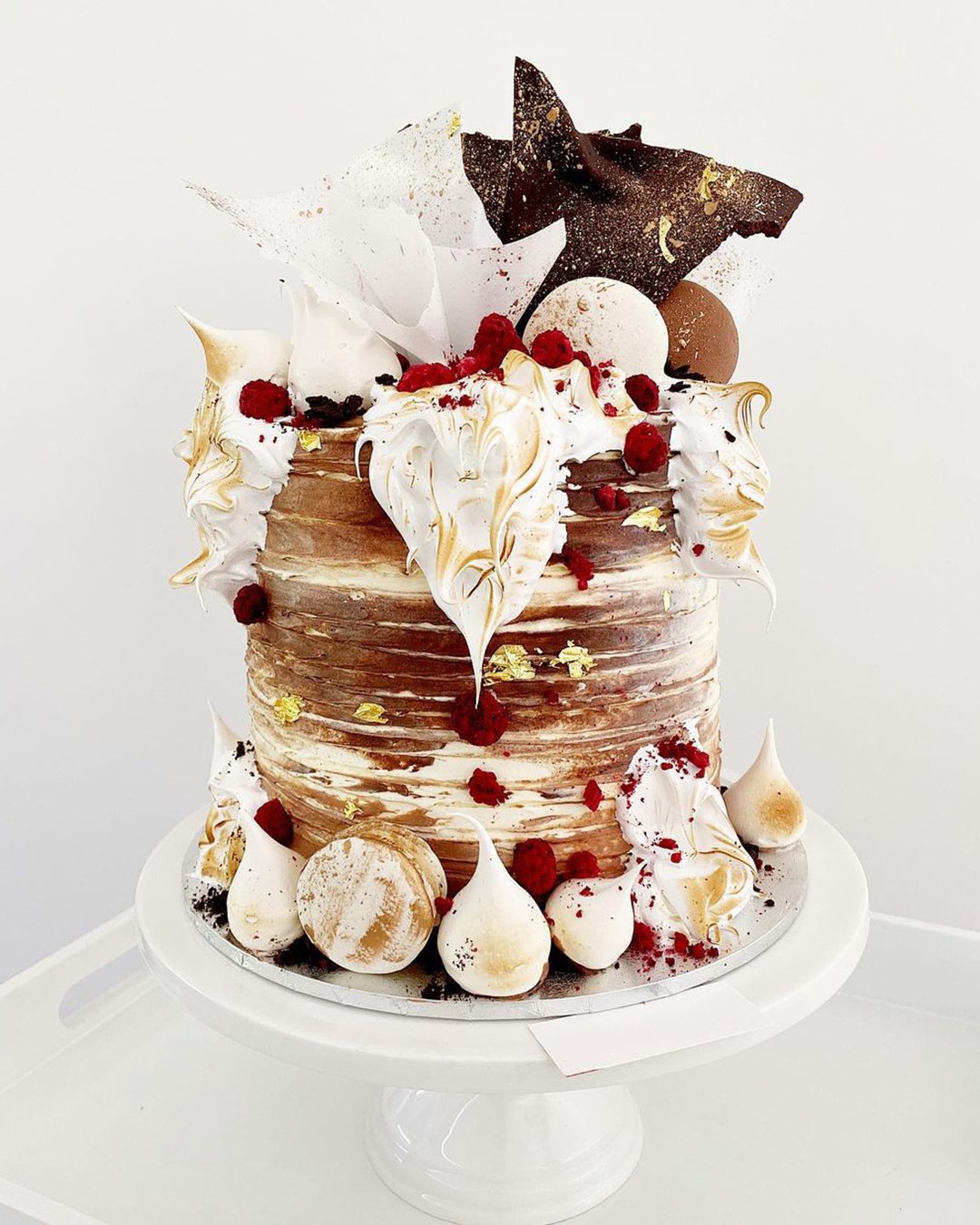 fall wedding cakes small creamy with macaroons margueritecakes