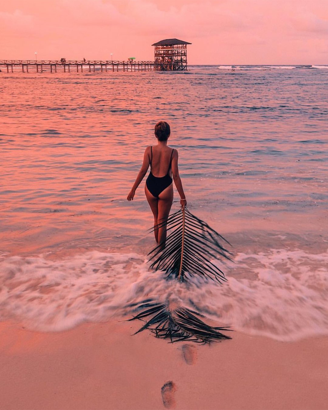 honeymoon beach girl in beach ocean rajbelandres