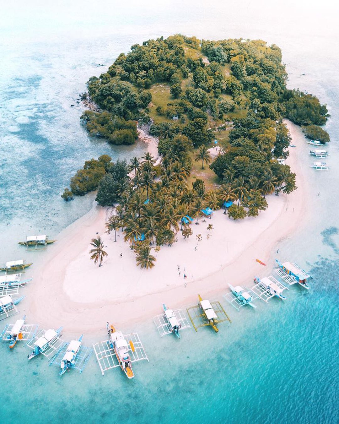 honeymoon beach island philipines