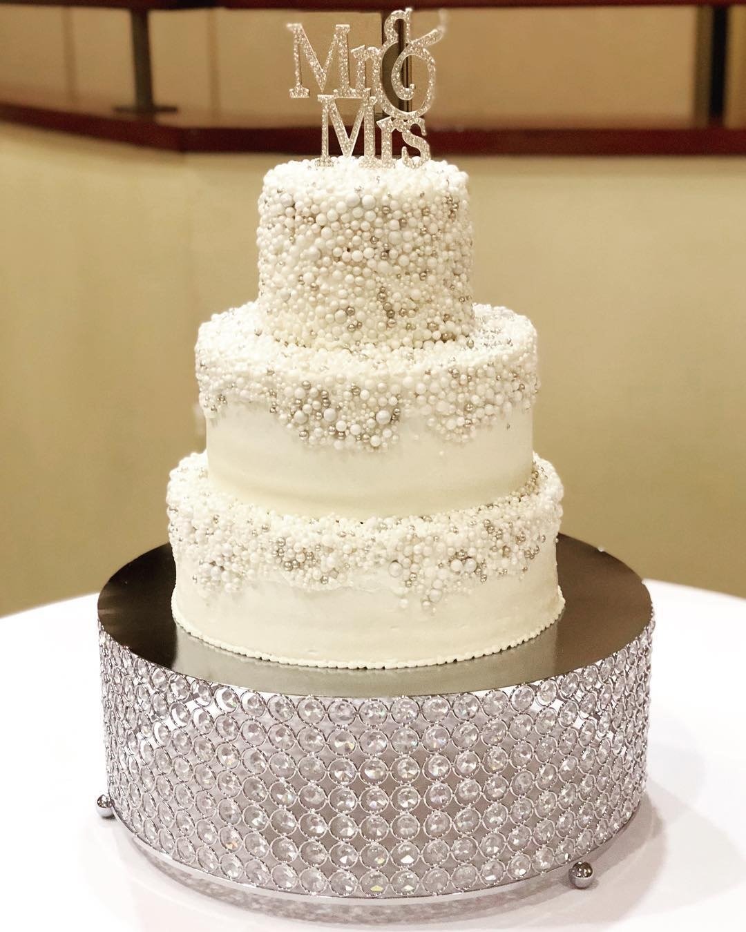luxury wedding cakes pearl wedding cake rachelscakes22