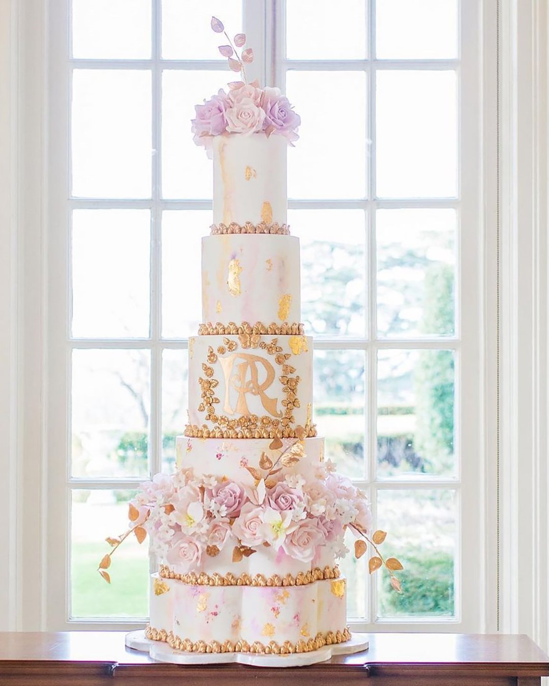 luxury wedding cakes tender cake with gold elizabethscakeemporium