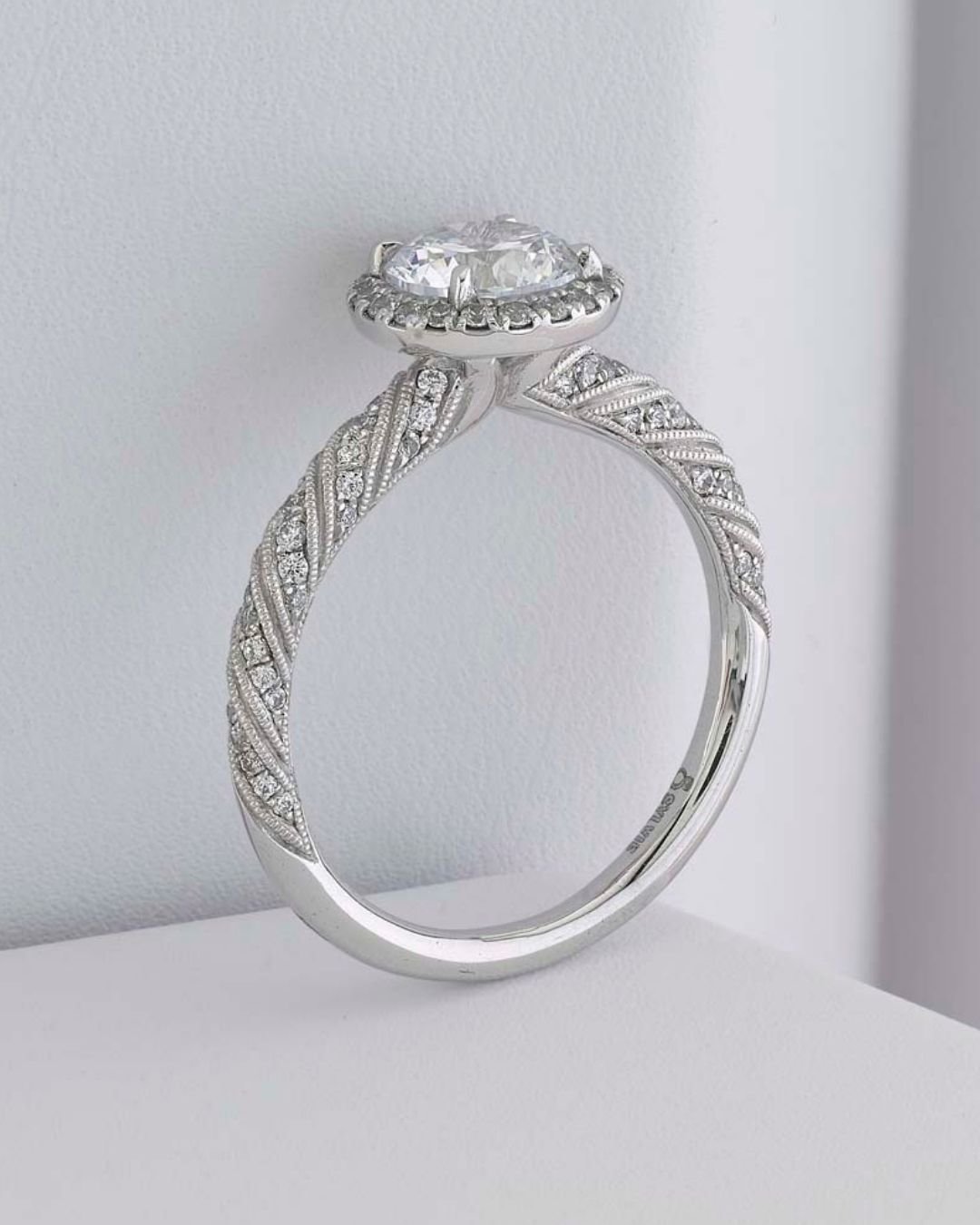 vintage engagement rings round cut rings2