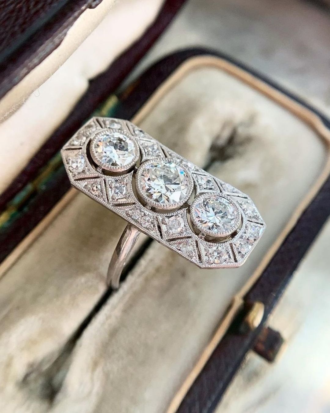 42 VINTAGE ENGAGEMENT RINGS WITH STUNNING DETAILS