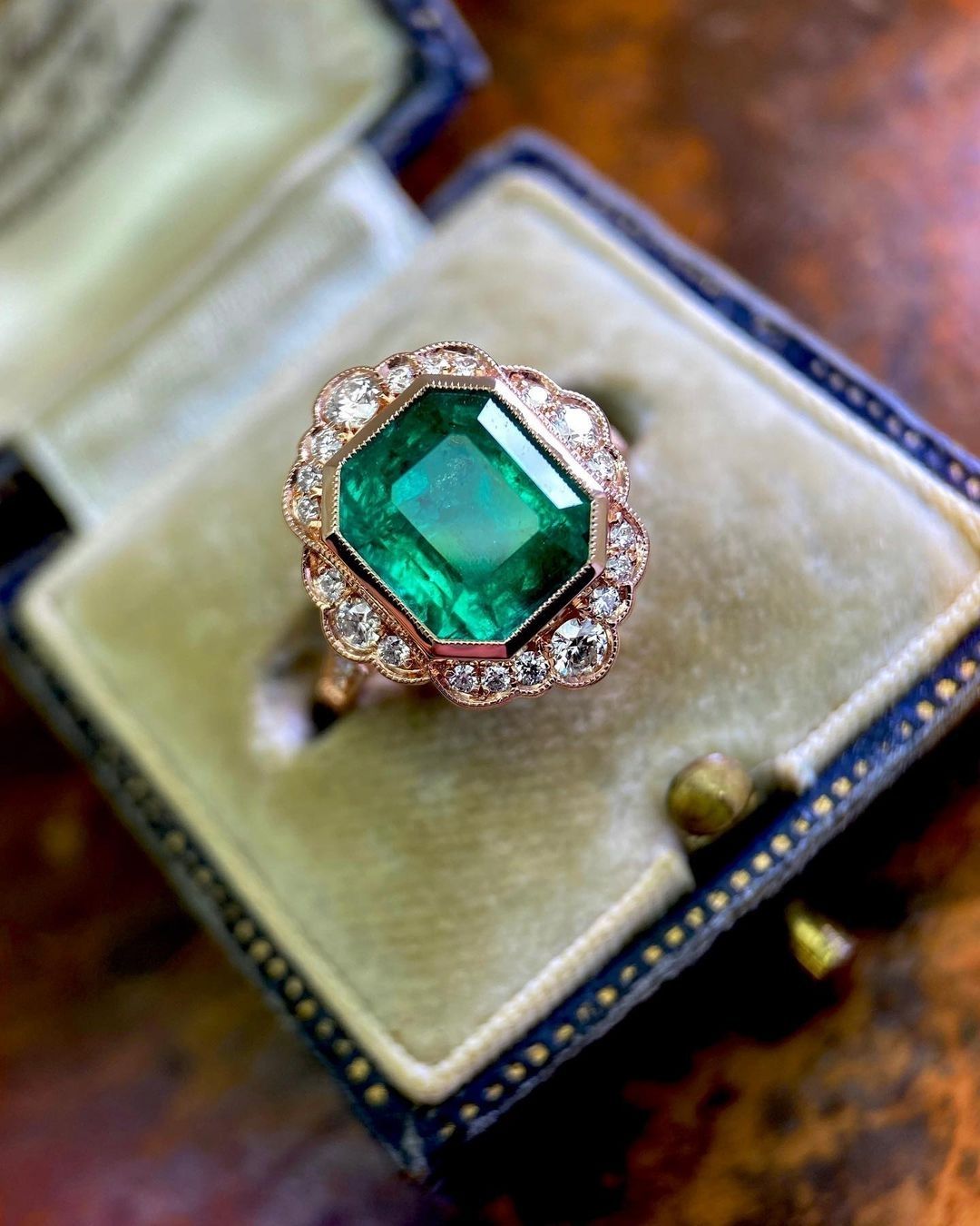 vintage engagement rings with gemstones1