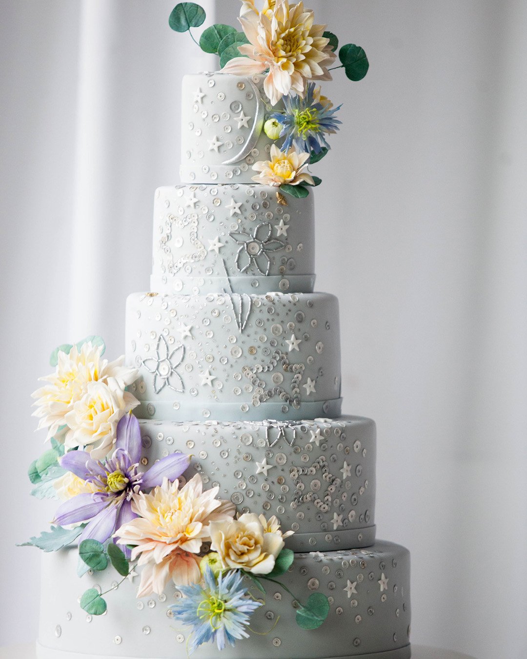 wedding cake designers sparkling light grey with flowers themischiefmaker
