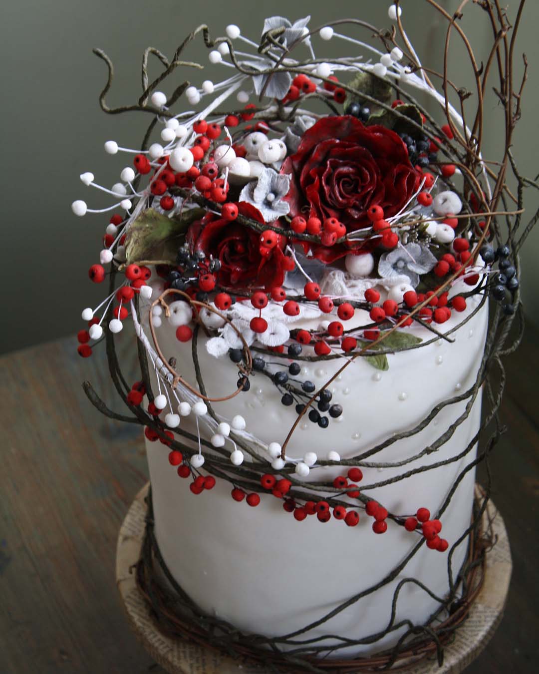 wedding cake designers white red winter swann.amy