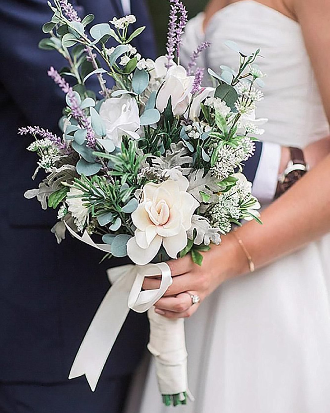 wildflower wedding bouquets with lilac and white flowers jessica roberts photography