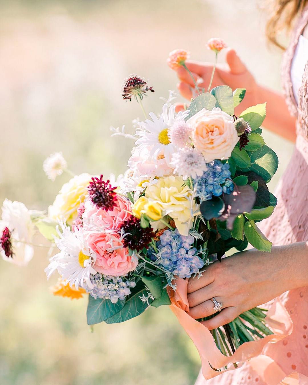 gorgeous summer wedding bouquets greenery trendy