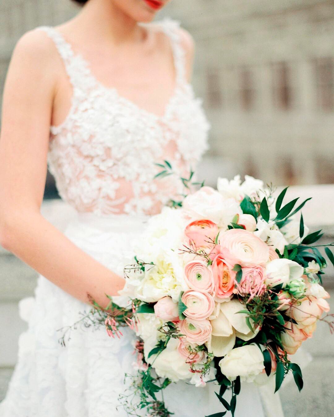 gorgeous summer wedding bouquets