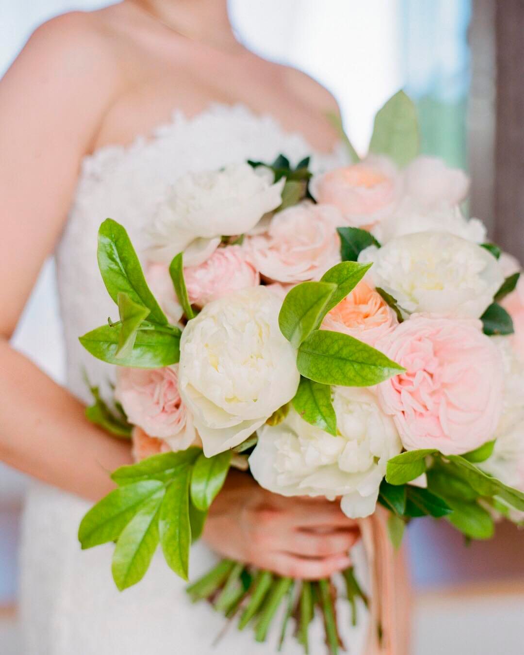 gorgeous summer wedding bouquets pale pink white