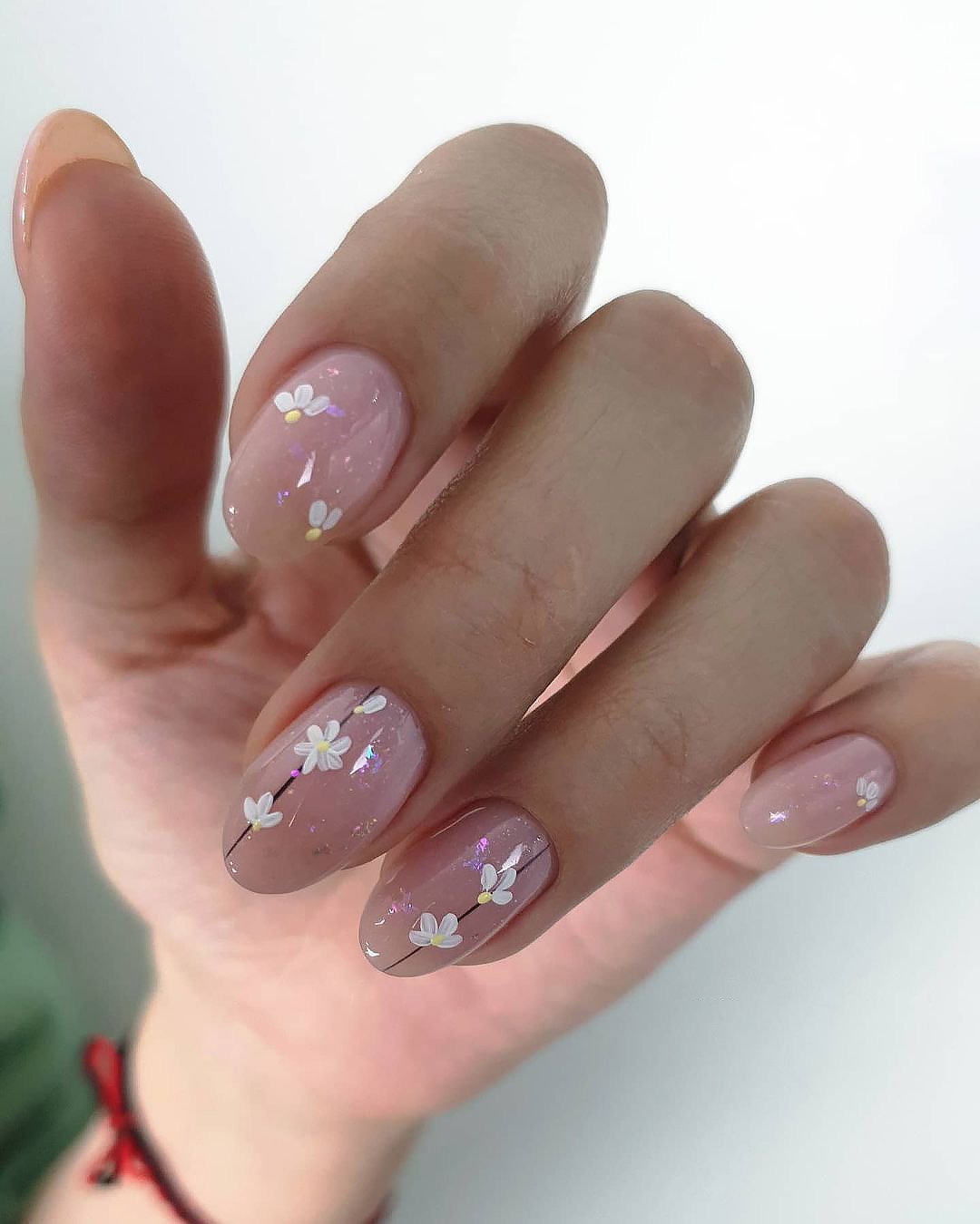 pink and white nails delicate with daisies kangannynails
