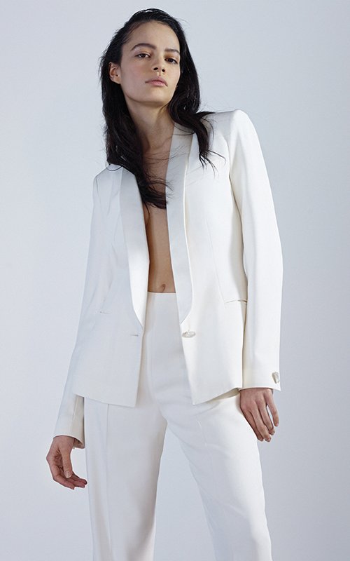 is it ok to wear a pantsuit to a wedding