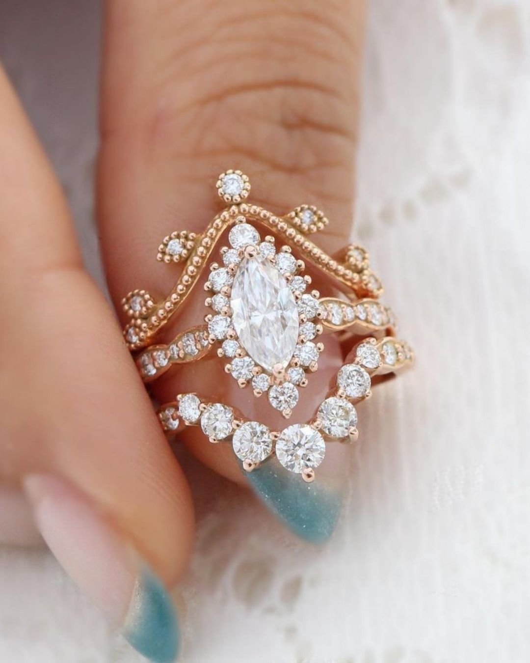 rose gold wedding rings halo rings with diamonds1
