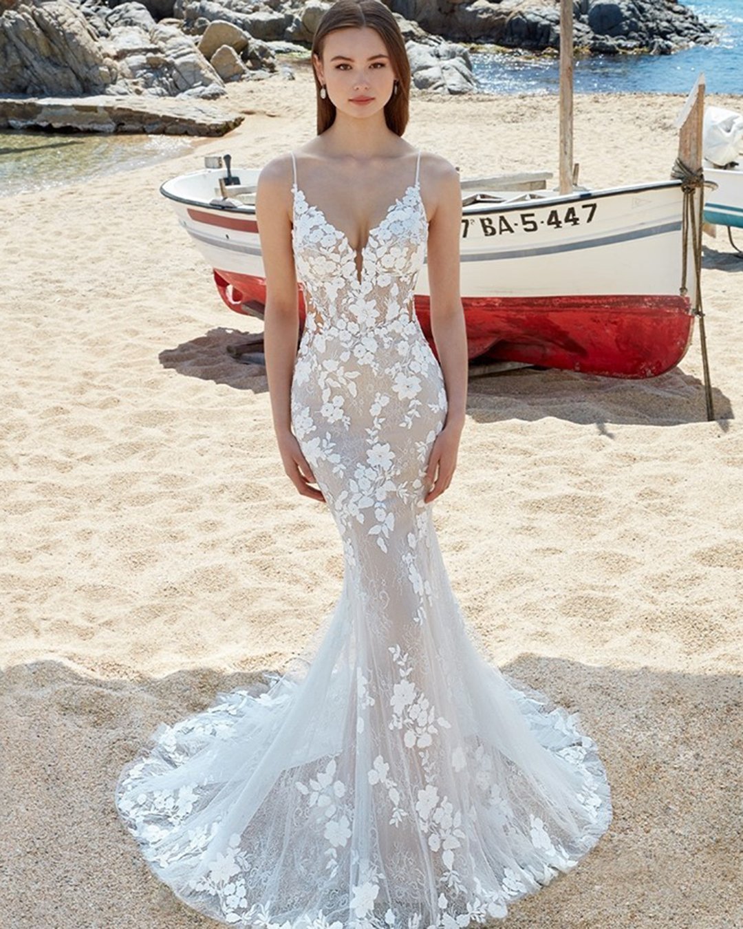 sweetheart neckline wedding dress mermaid with spaghetti straps floral lace enzoani
