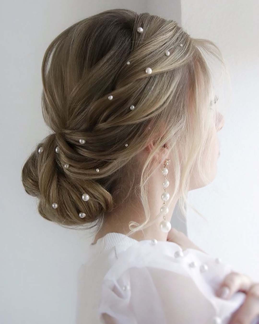 wedding hairstyles for medium hair classy chignon juliafratichelli.bridalstylist