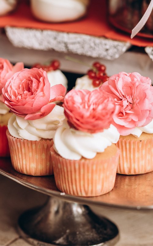 flowers wedding cupcakes