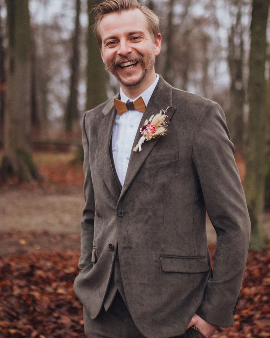 groom suits with bow vintage ladonnahochzeitsatelier
