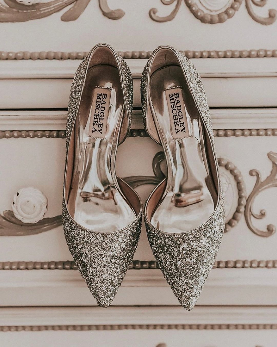 Silver Wedding Shoes: 15 Bridal Ideas 