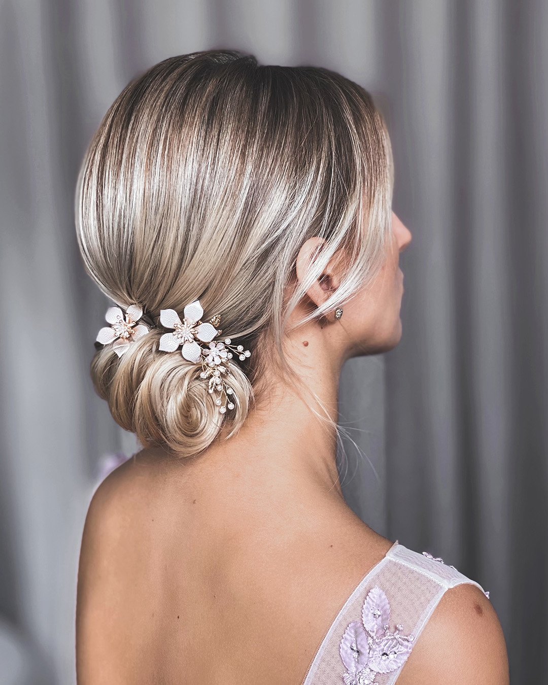 wedding hairstyles for thin hair low bun with pin kasia_fortuna