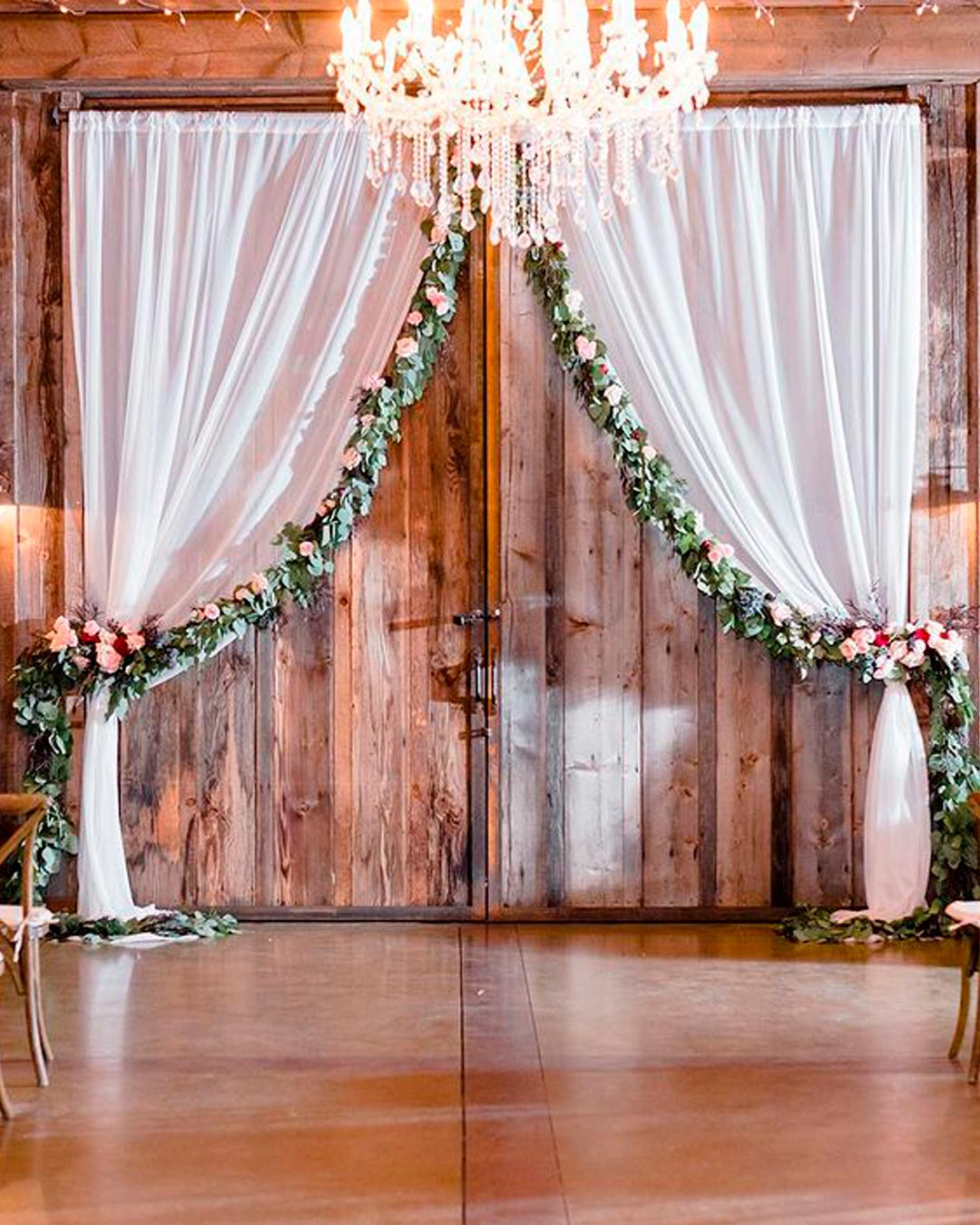 barn wedding venues arch indoor