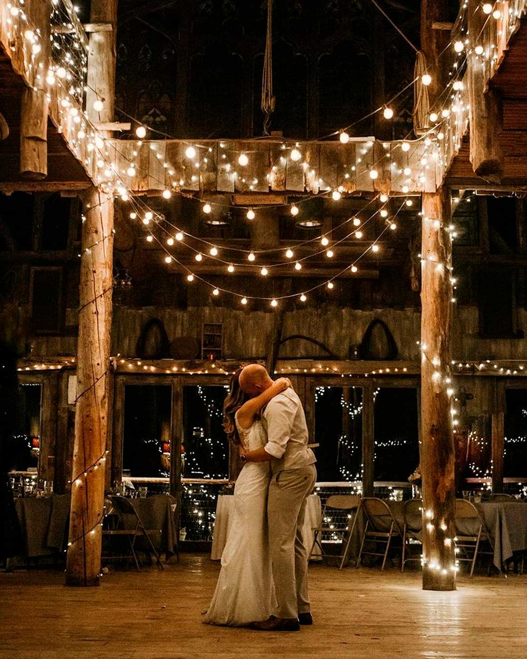 barn wedding venues indoor lights