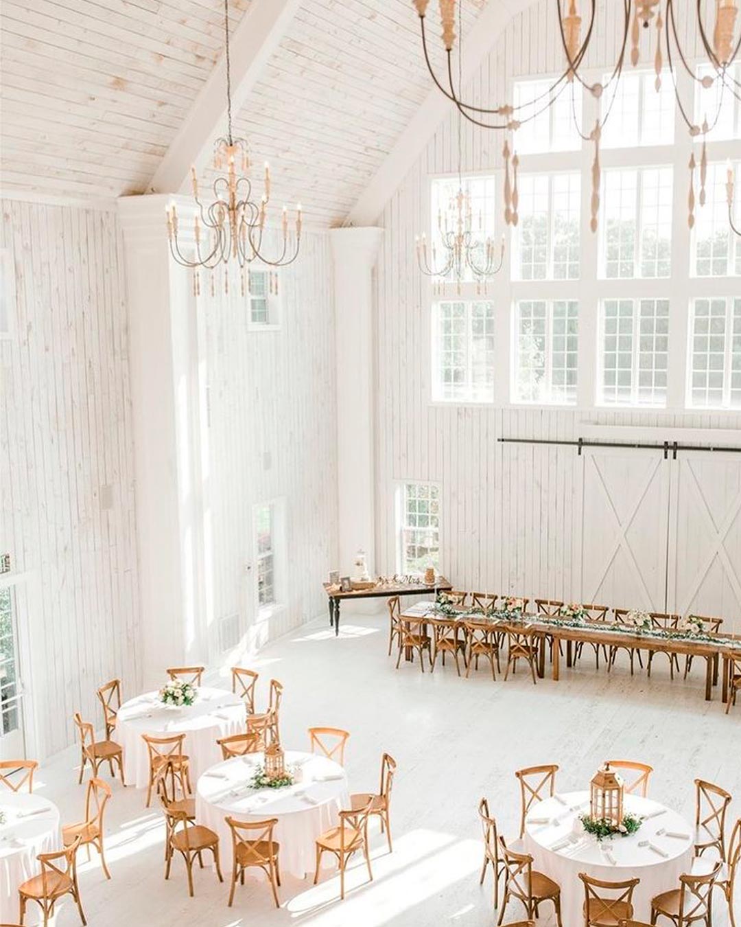 barn wedding venues indoor