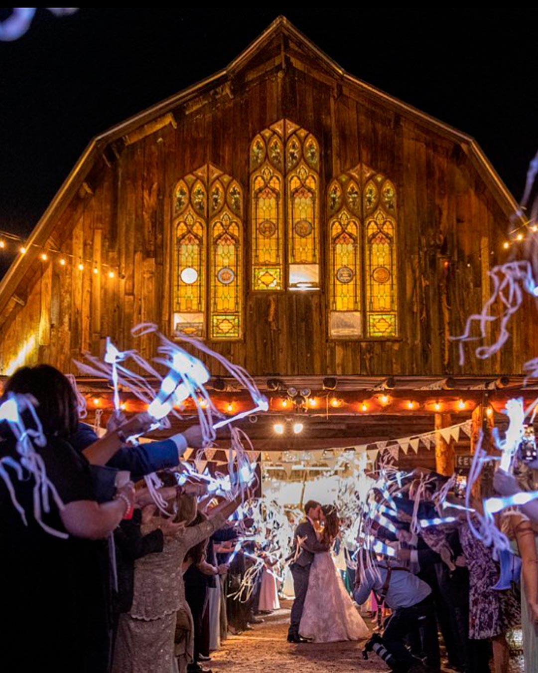 barn wedding venues outdoor ceremony