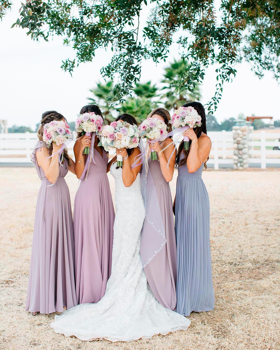 lavender wedding colors bridesmaids bouquet