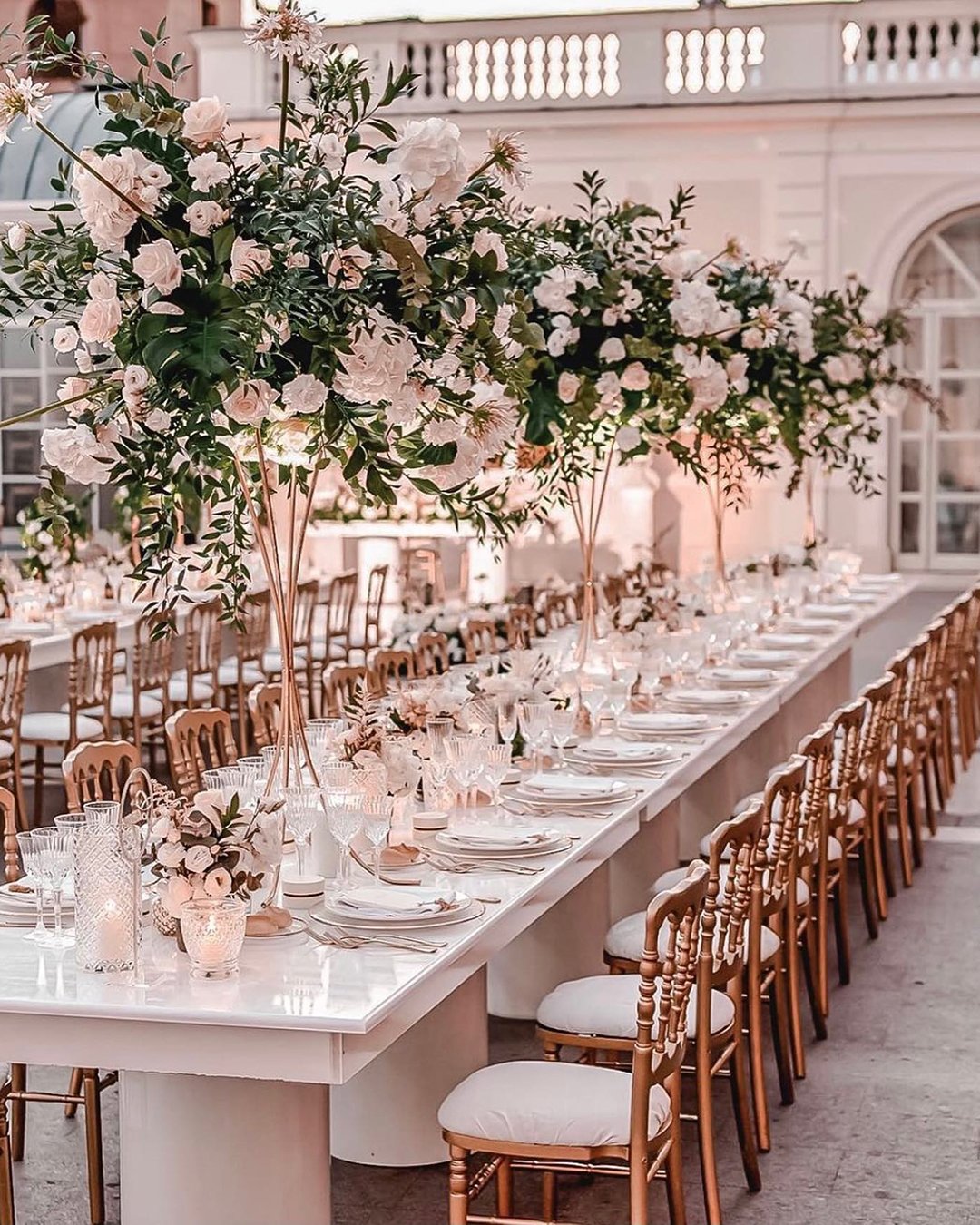 modern rose gold wedding decor