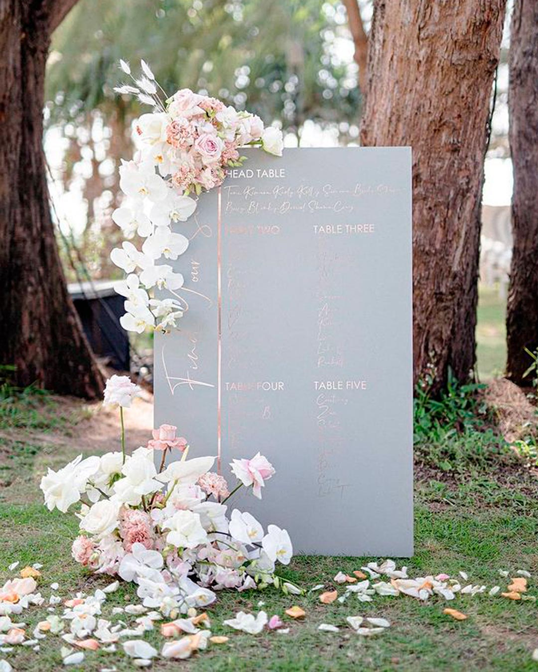 rose-gold-wedding-decorations-table-numbers-chart-phuket_wedding_planner