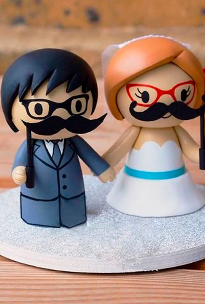 unique-wedding-cake-toppers-bride-groom-dolls-genefyplayground-334x500