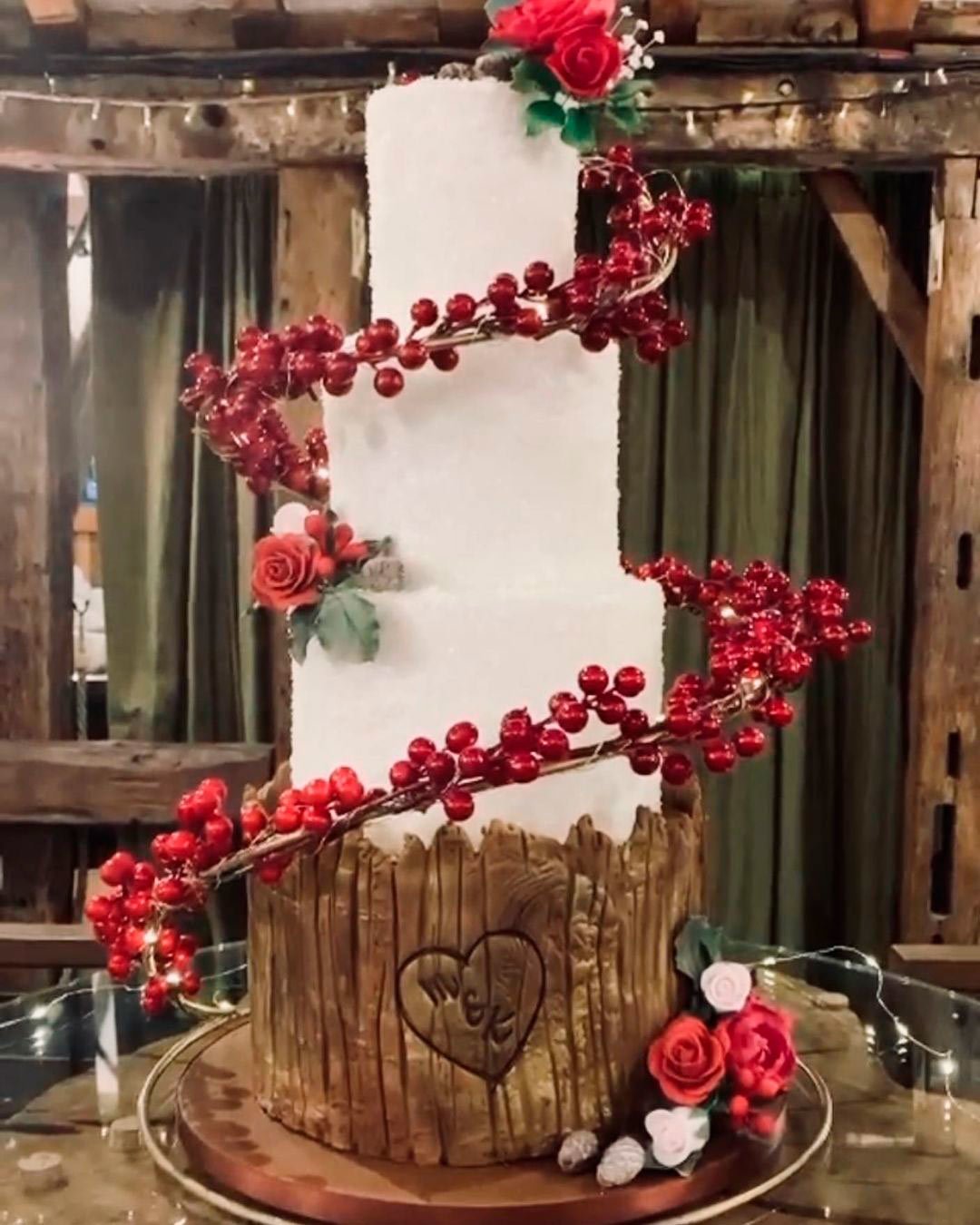 winter wedding cakes rustic red berries