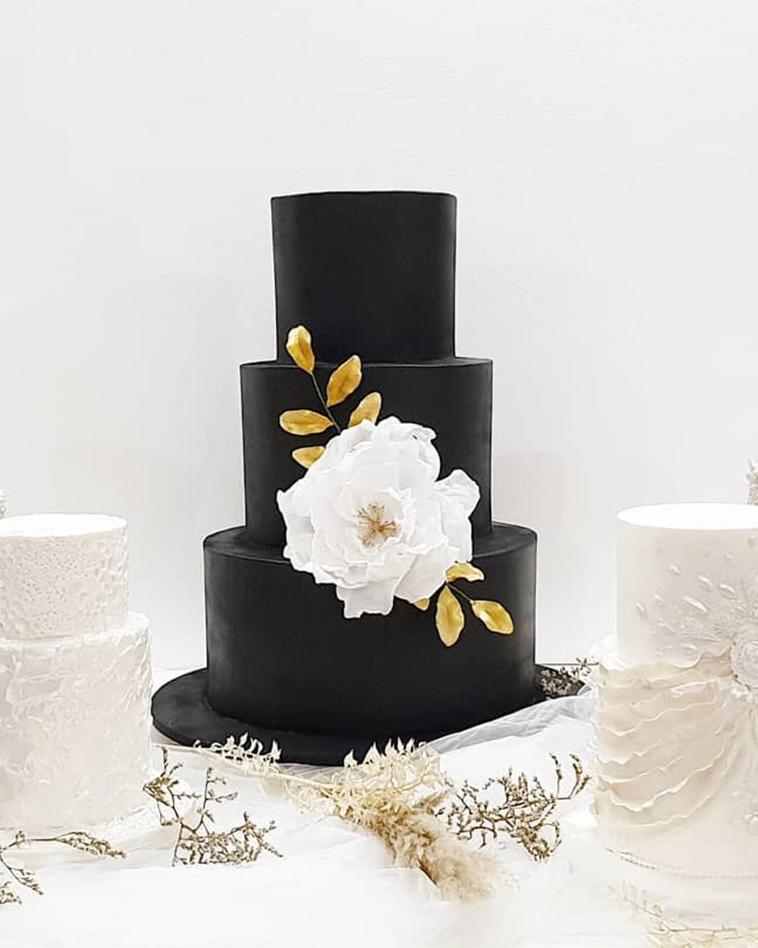 black wedding cake elegant wedding cake