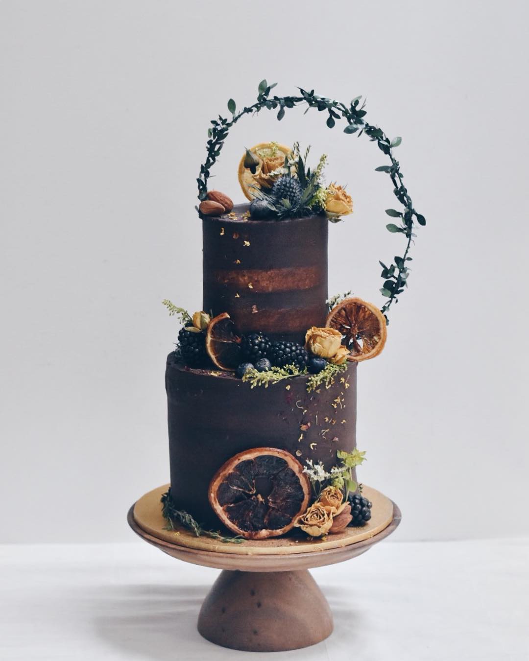 black wedding cake rustic
