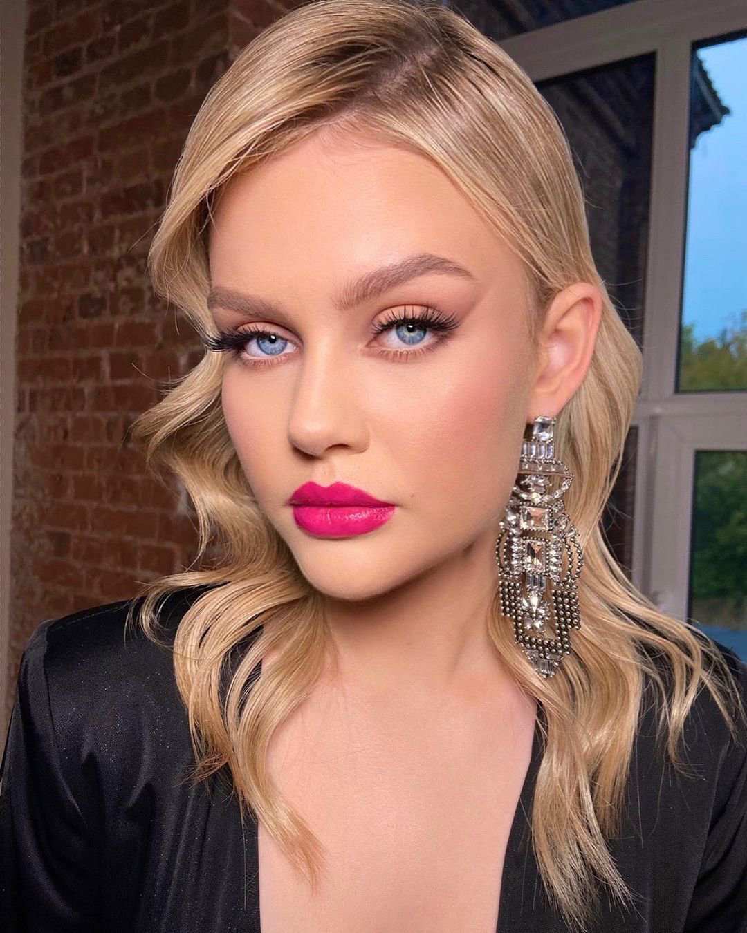 boho wedding makeup natural with bright lips iryna.krymskaya