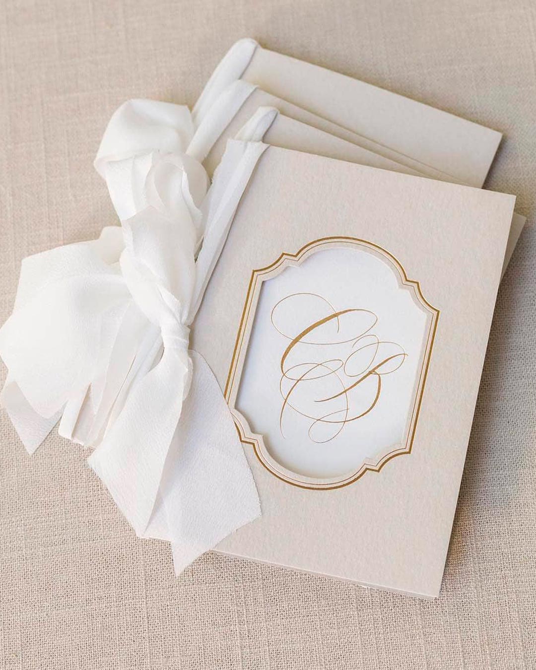 Bridal Shower Invitation Wording Samples + Etiquette Tips