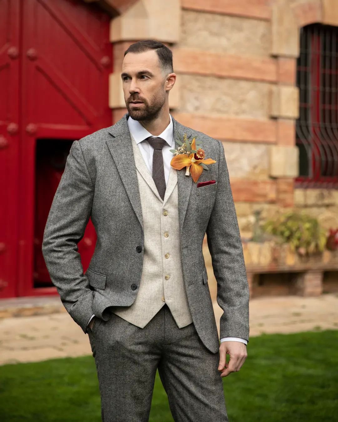 groom attire vest with tie and bouttoniere jonathan hockerty